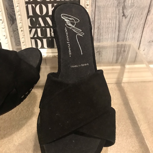 NWOT DonaldJ Pliner black suede platform slides - Picture 5 of 6